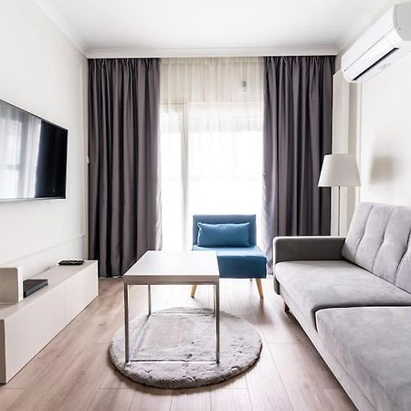 Chic & Luxury Apartment By Mennica Residence Warschau Buitenkant foto